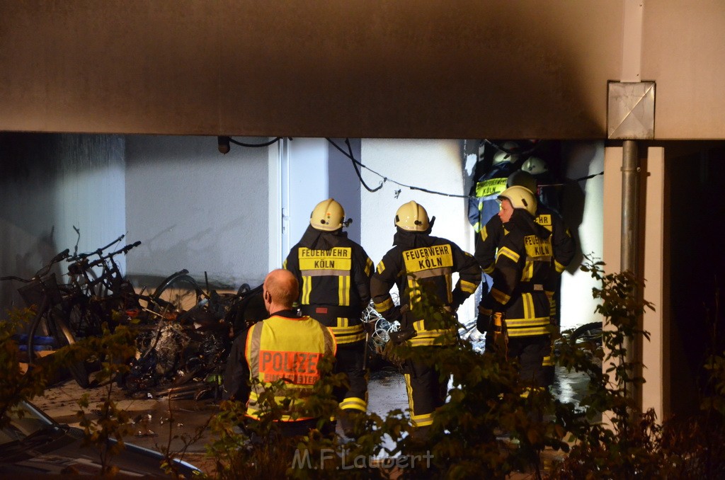 Feuer Koeln Porz Wahn Am Bahnhof P270.JPG - Miklos Laubert